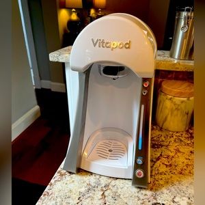 Instant vitamin water with personalized pods. Also serves as a water filter.